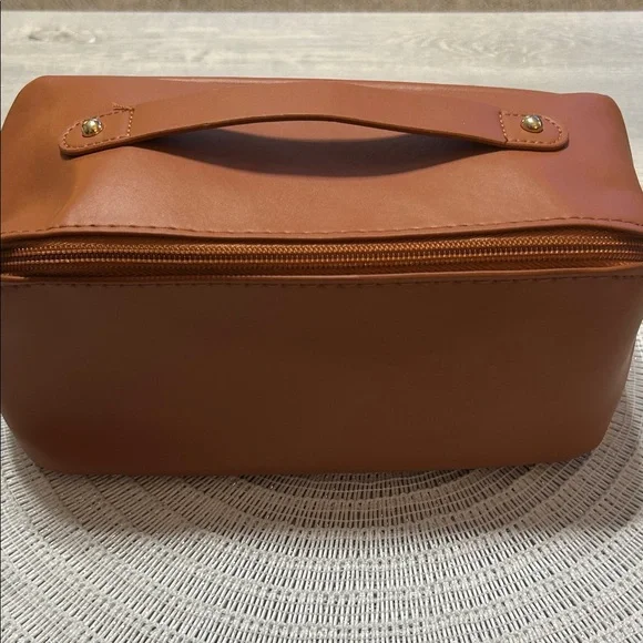 NEW Large Travel Makeup Bag - Black or Tan - Picture 5 of 16